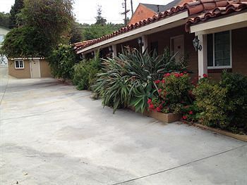 El Patio - Near Universal Hollywood 2*